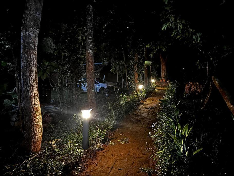 Serenity Farm Stay Hampāpura Buitenkant foto
